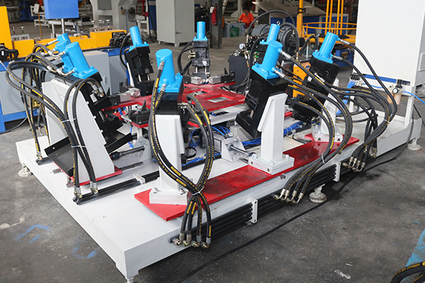 Elektryczna IBC Tote Cage Welding Machine 50Hz PLC Control 225KVA 9