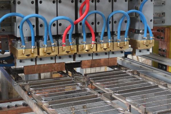 Linia produkcyjna skraplacza do rur chłodniczych Maszyna, spawarka i giętarka 4