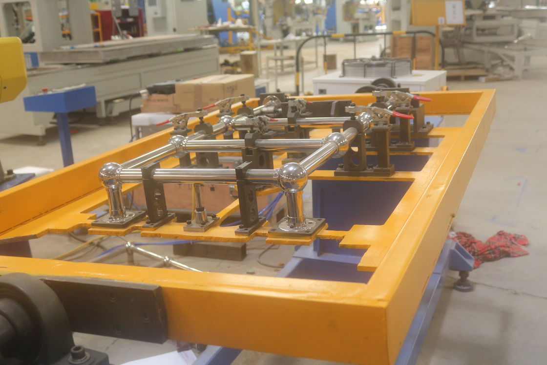 Wylotowanie laserowe Robot do radiatorów ręczników i szyn ręcznikowych Robot Laserowa spawarka